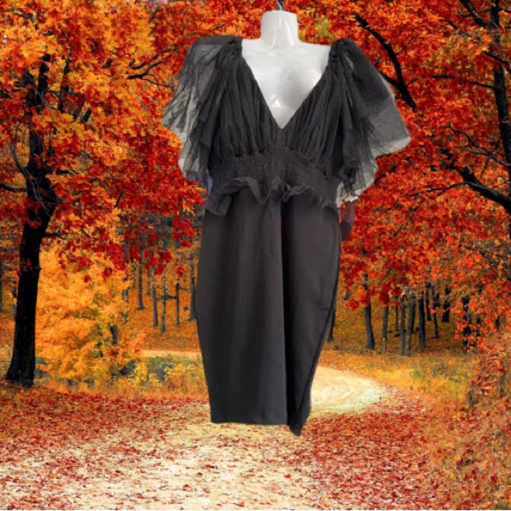 Similar to Kelly Clarkson’s Dress. Jrs. Little Black Dress - Picture 5 of 16